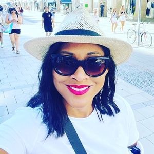 Meet your Posher, MP